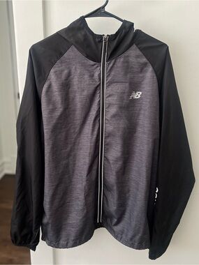 New Balance Black & Gray Hooded Jacket - Size L